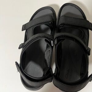 12M Clarks men’s sandals